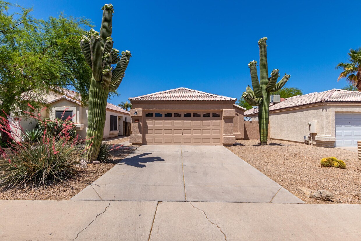 Foto principal - 4634 E Grovers Ave
