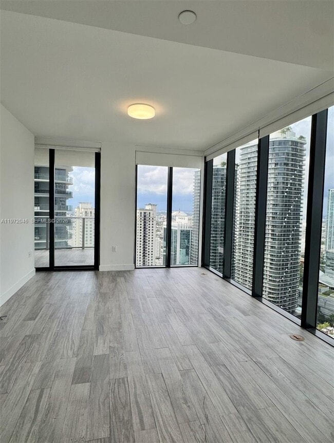 Building Photo - 1010 Brickell Ave