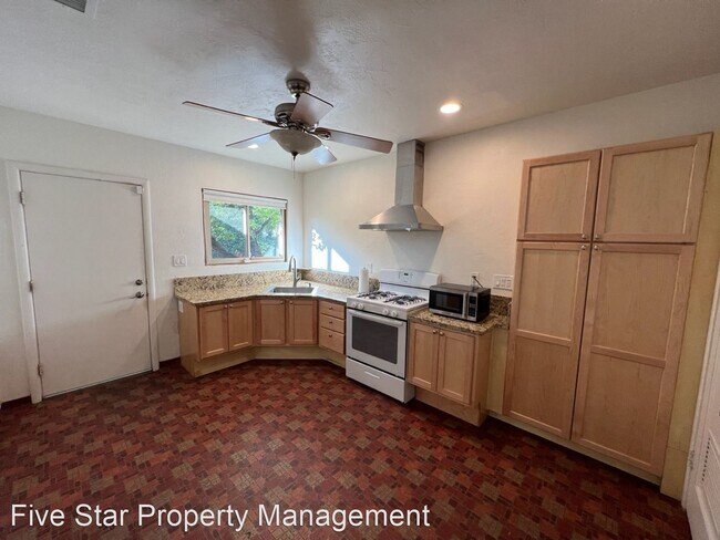 Foto del edificio - 1 br, 1 bath House - 1514 Scenic Dr