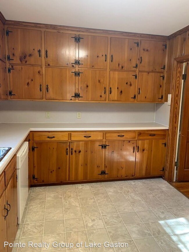 Building Photo - 3 br, 1.5 bath House - 605 Peachtree Street