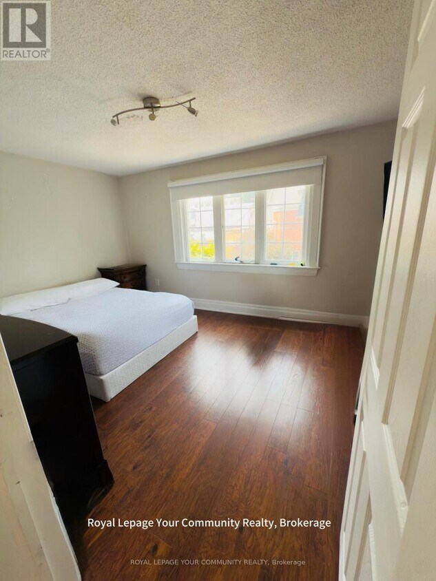 Photo principale - 7-7 Harvie Ave