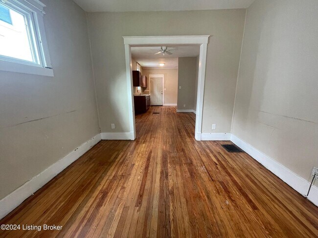 Building Photo - 802 S 42nd St