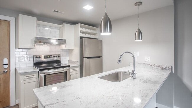 Building Photo - The Icon