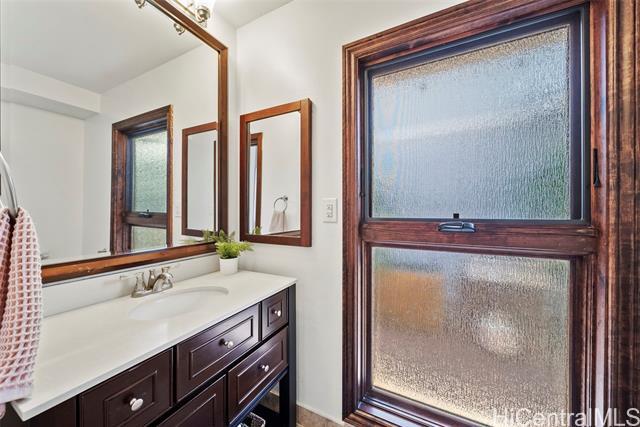 Building Photo - 318 Kealahou St