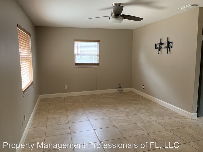 Building Photo - 3 br, 2 bath House - 225 SW Lincoln Cir N