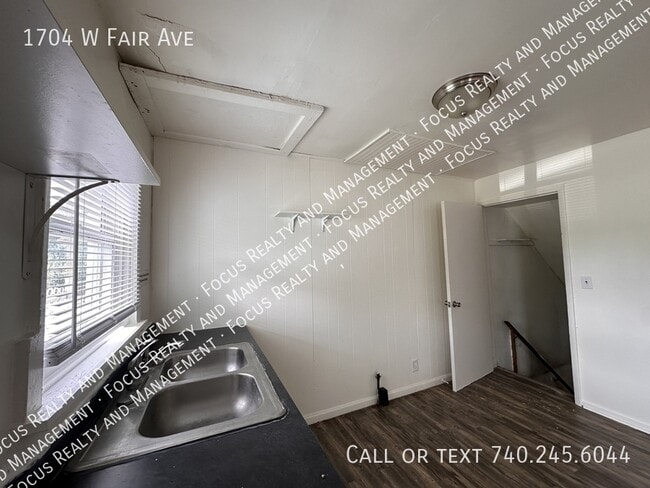 Building Photo - 1704 W Fair Ave