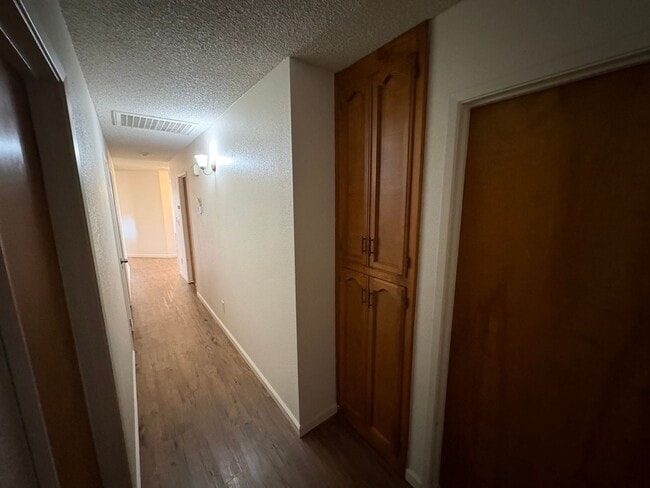 Building Photo - 636 Ramblewood Ct