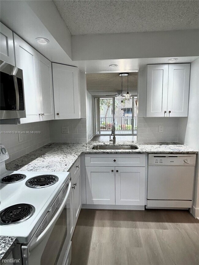 Building Photo - 2 br, 2 bath House - 3545 S Ocean Blvd Apt...