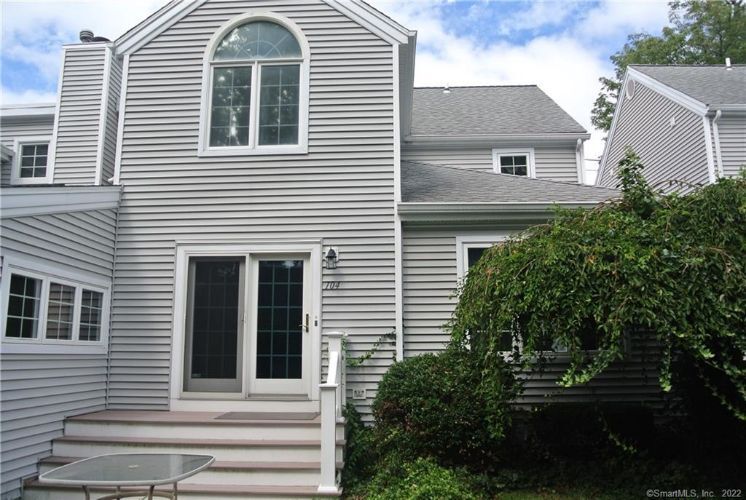104 Hickory Woods Ln Unit 104, Stratford, CT 06614 Condo for Rent in