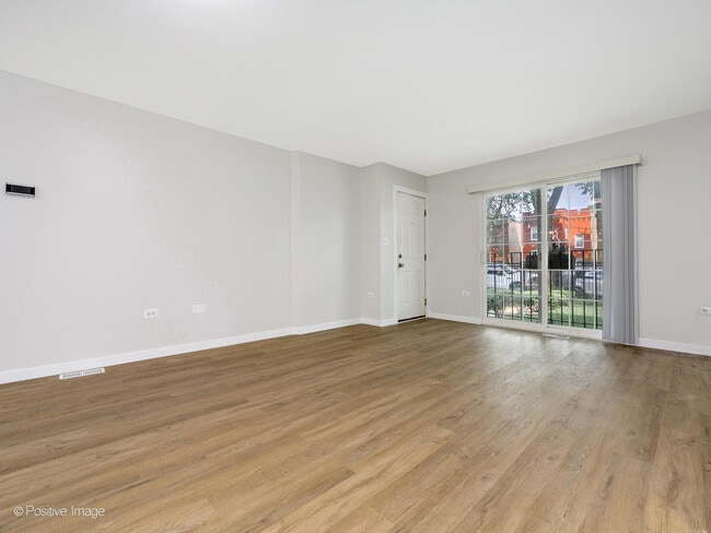Foto del edificio - 1818 N Mason Ave