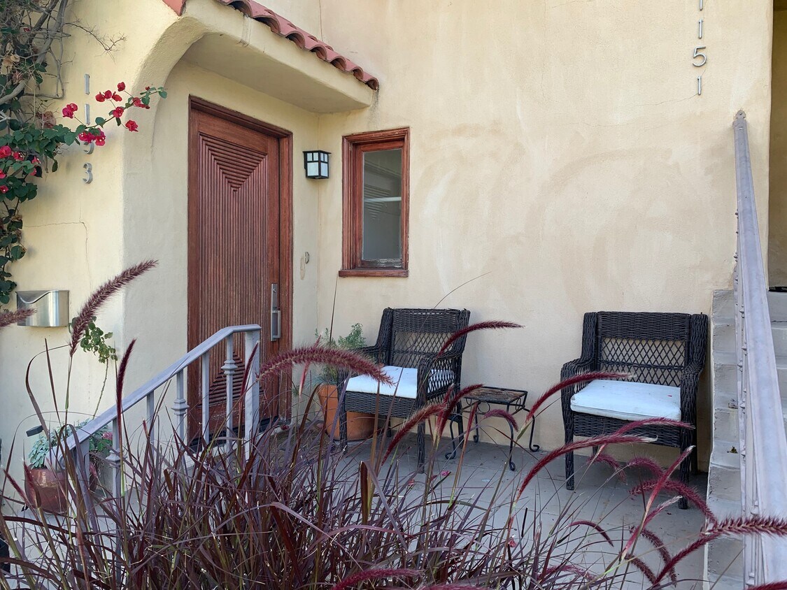 Front Door/Sitting Area - 1153 S Tremaine Ave