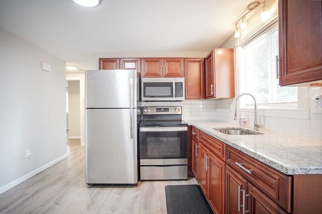 Photo - 1133-1135 N Westfield Street Apartment