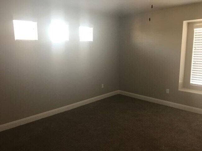 Foto del edificio - 3 Bedroom Townhome in Santa Clara