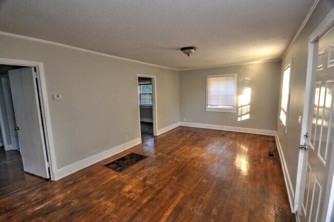Foto del edificio - 3835 Capers Ave