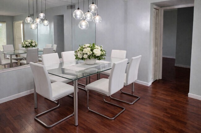 Foto del edificio - 3150 N Palm Aire Dr