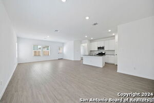 Foto del edificio - 31823 Christmas Rose