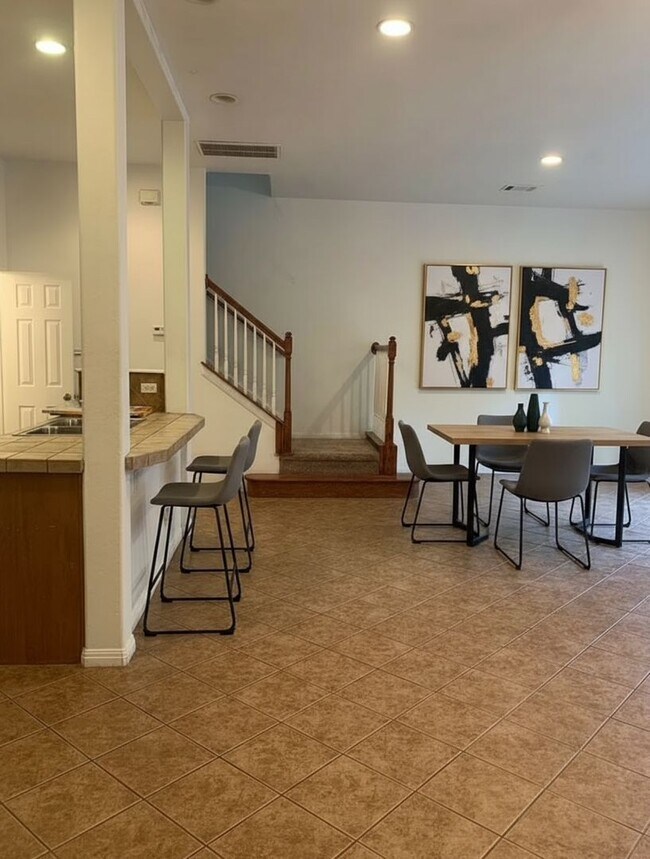 Foto del edificio - 1904 W 42nd St