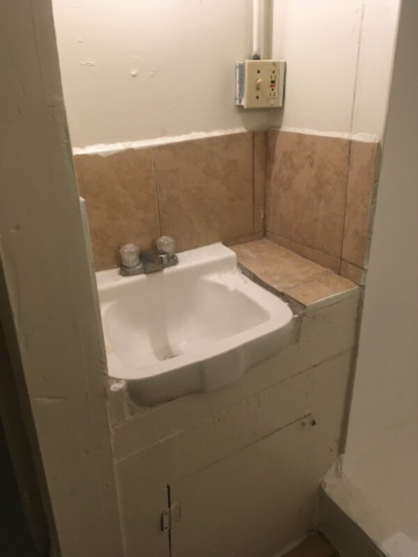 Foto del edificio - 603 N Dallas St