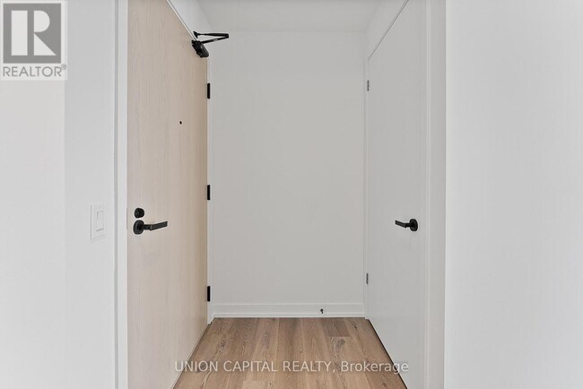 Photo du bâtiment - 225 Commerce St