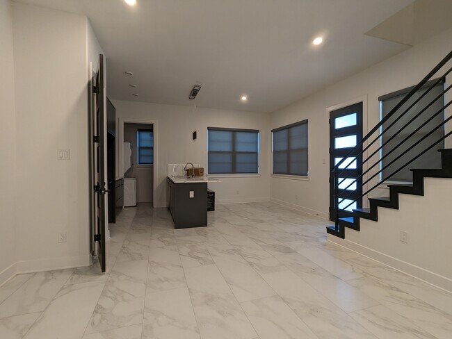 Building Photo - 109 Nash Dr