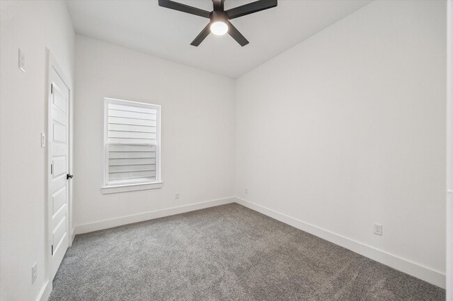 Building Photo - 9806 A/B Pelsey St