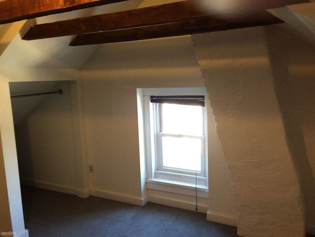 Foto del edificio - 228 W Barnard St