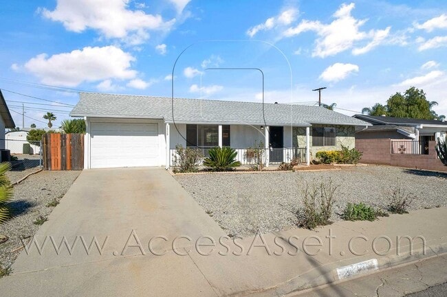 Building Photo - Beautifully Single-Story 2 Bed/1 Bath Home...
