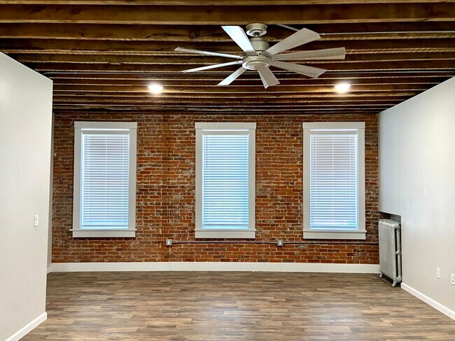 Living Area - 1373 Iowa St