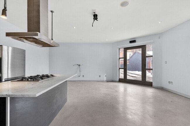 Building Photo - 301 Euclid Ave