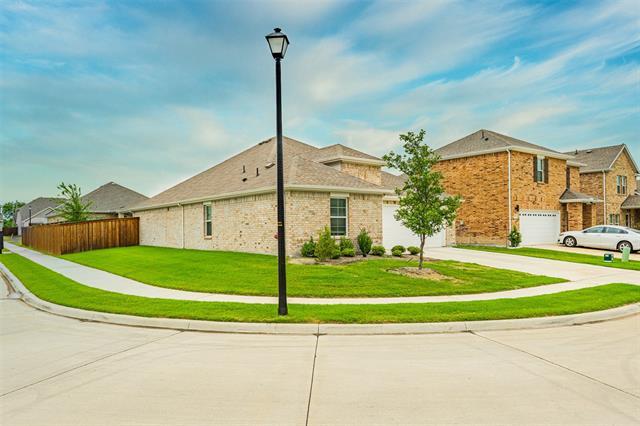 Foto del edificio - 731 Lauren Grove Ln