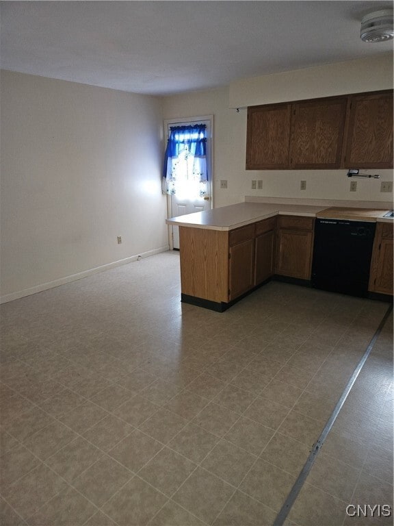 Building Photo - 290 Duer St