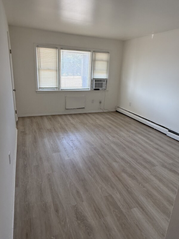 Foto del edificio - 312-314 Convery Blvd
