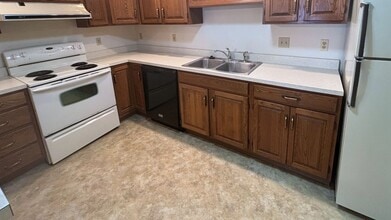 Building Photo - 509 Oak Glen Dr