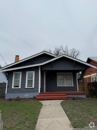 Building Photo - 323 Burleson St