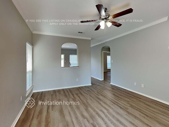 Foto del edificio - 5937 Missy Ln