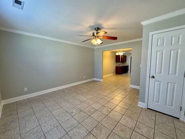 Foto del edificio - MOVE-IN READY! **MOVE-IN Special $250 off the 1st full month's rent.**