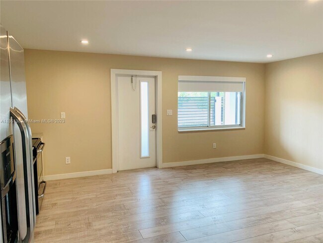 Foto del edificio - 2412 NE 26th St