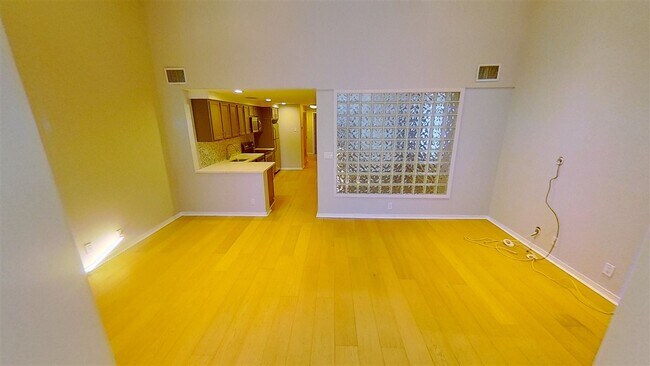 Building Photo - 689 Marin Blvd