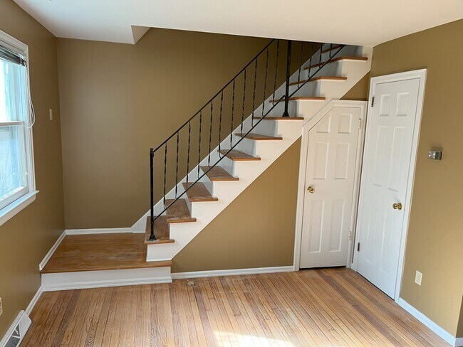 Building Photo - 121 E Genesee St