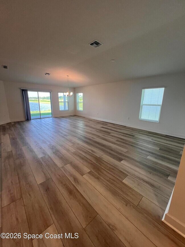 Foto del edificio - 715 Hatton Ln SE