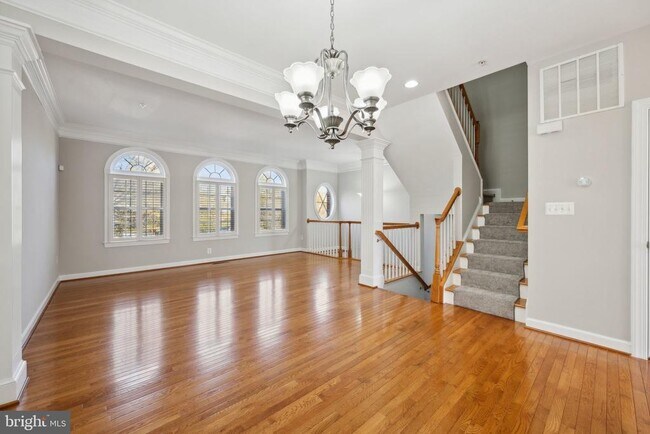 Building Photo - 14709 Argos Pl