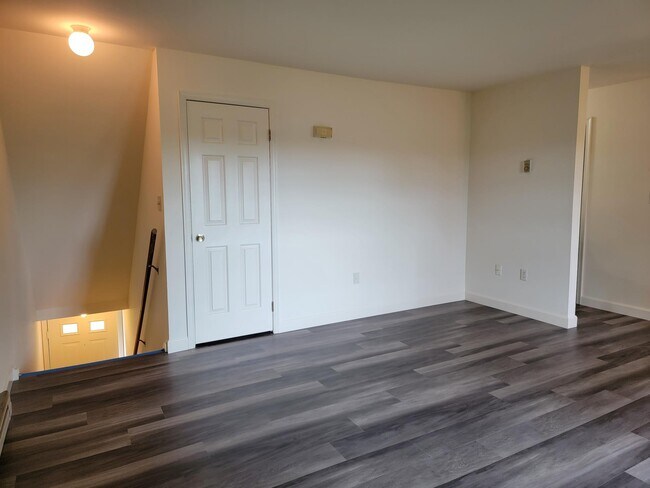 Foto del edificio - 137 E Walnut St