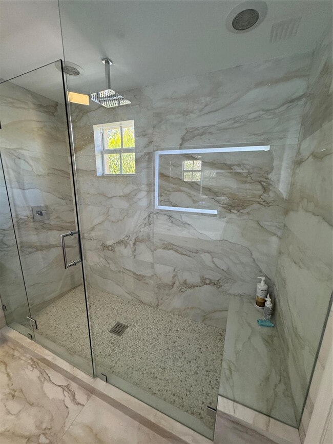 Foto del edificio - 2710 NE 184th Terrace