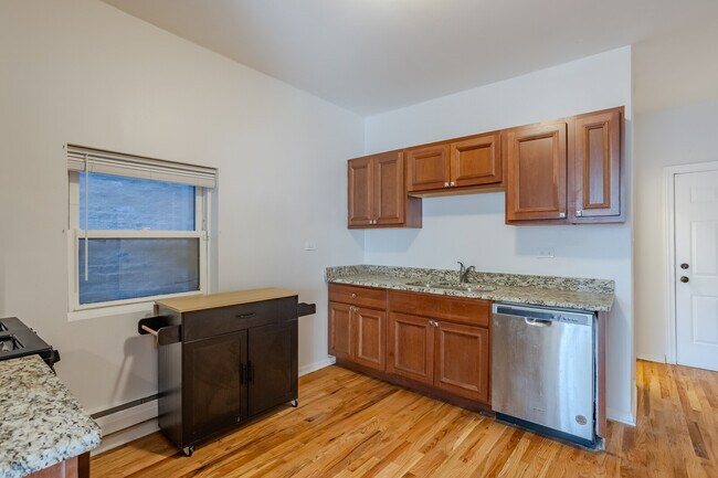Foto del edificio - 1420 N Campbell Ave