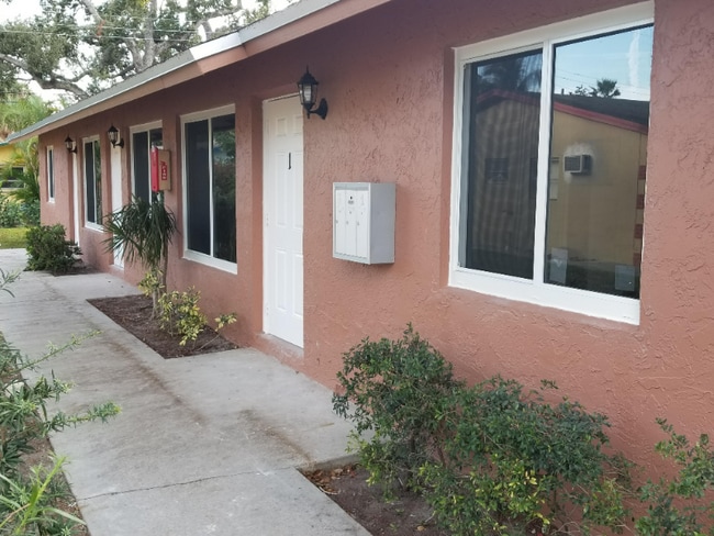 Photo - 830 SW 28th St Apartment