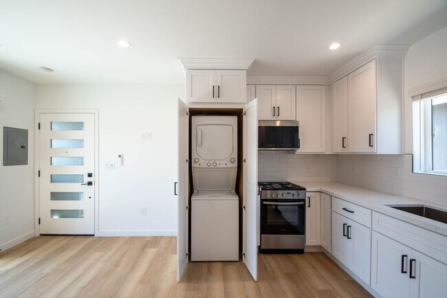 Foto del edificio - 4334 Mammoth Ave