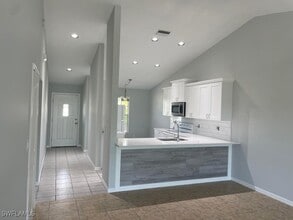 Building Photo - 7034 Babcock Rd