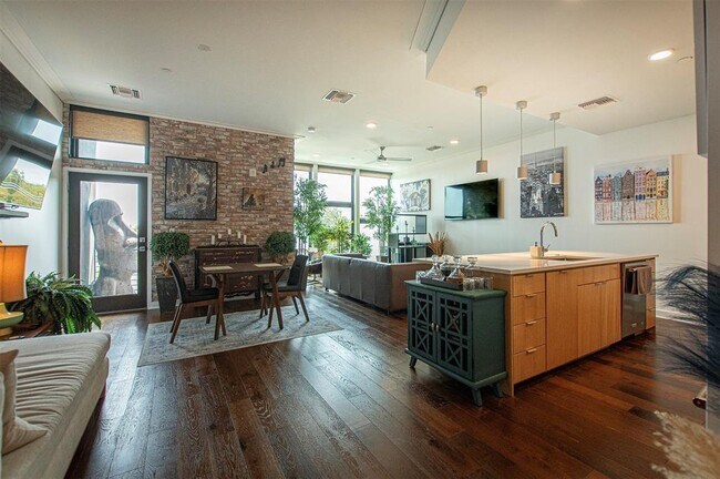 Foto del edificio - 1322 E 12th St