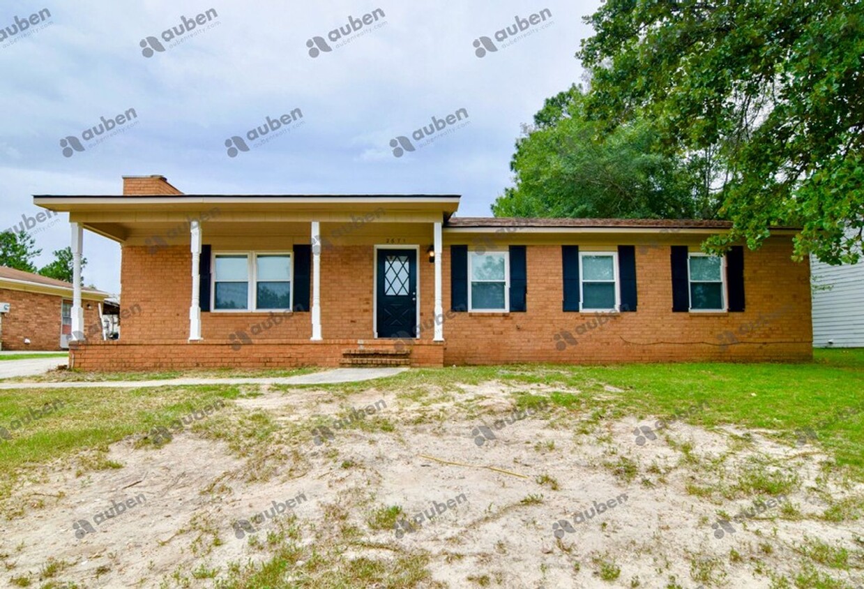 Foto principal - $ 1,350 - 3 Bed/2 Bath single-family home ...