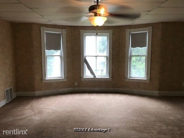 Building Photo - 2 br, 1 bath Apartment - 11 Lyman St